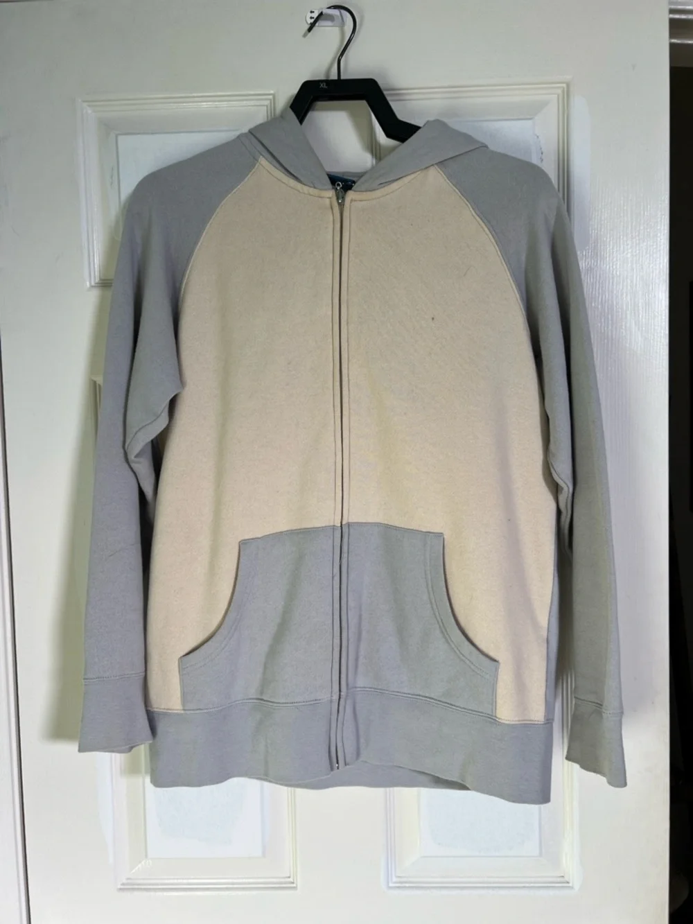 Taun Taun Two-Tone Zip Hoodie with Lightsaber Zipper - Picture 4 of 11